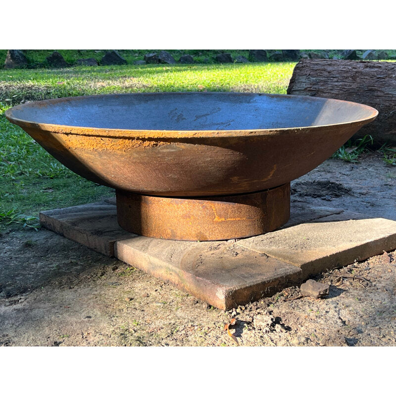 Cast Iron Fire Pit 900 on Ring Base