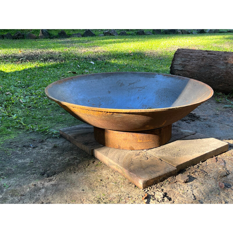 Cast Iron Fire Pit 900 on Ring Base
