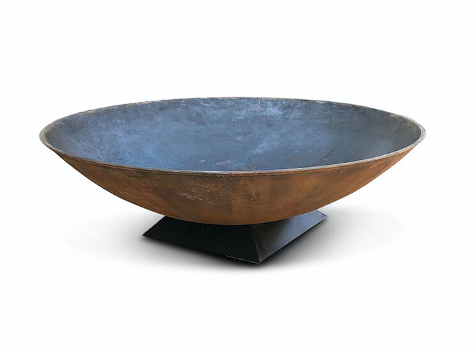 Monet Cast Iron Fire Pit 1400 on Trivet Base