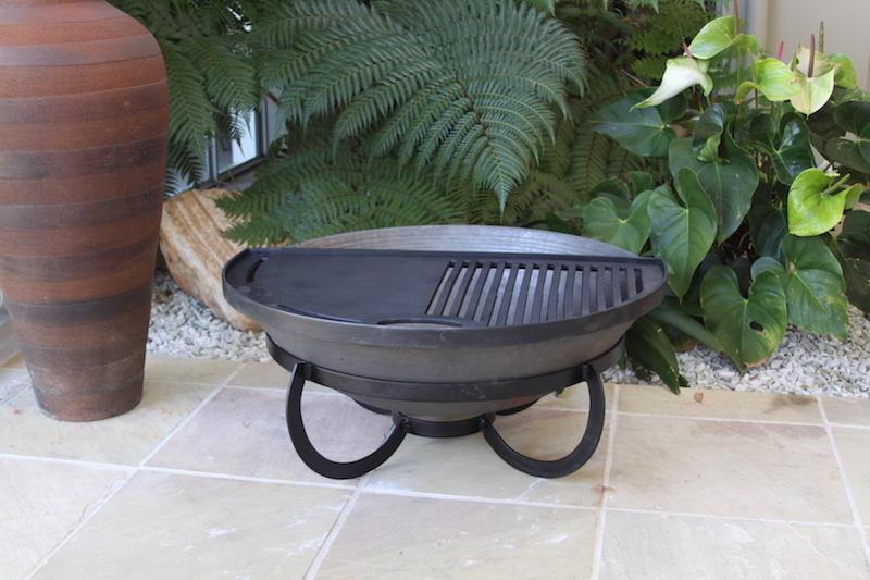 Da Vinci 110 Cast Iron Fire Pit Rust