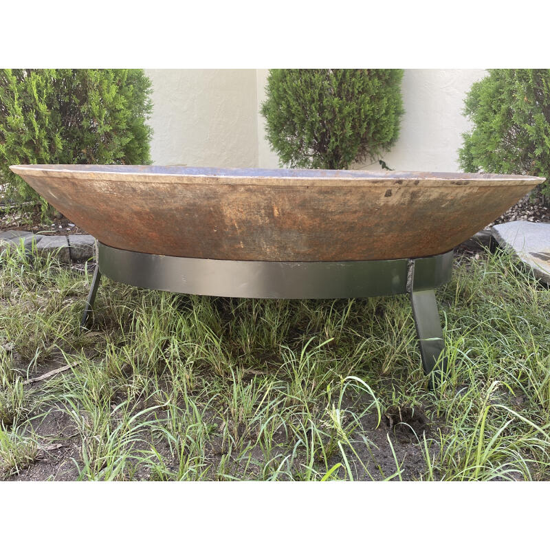 Monet Cast Iron Fire Pit 1400 on Tripod Stand