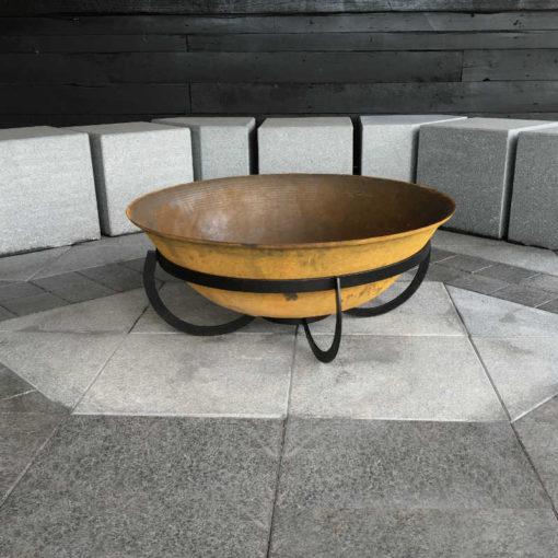 Da Vinci 75 Cast Iron Fire Pit Rust